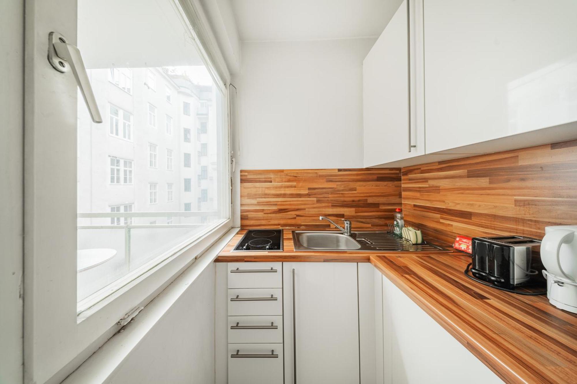 Studio Next To Karlskirche Viena Habitación foto