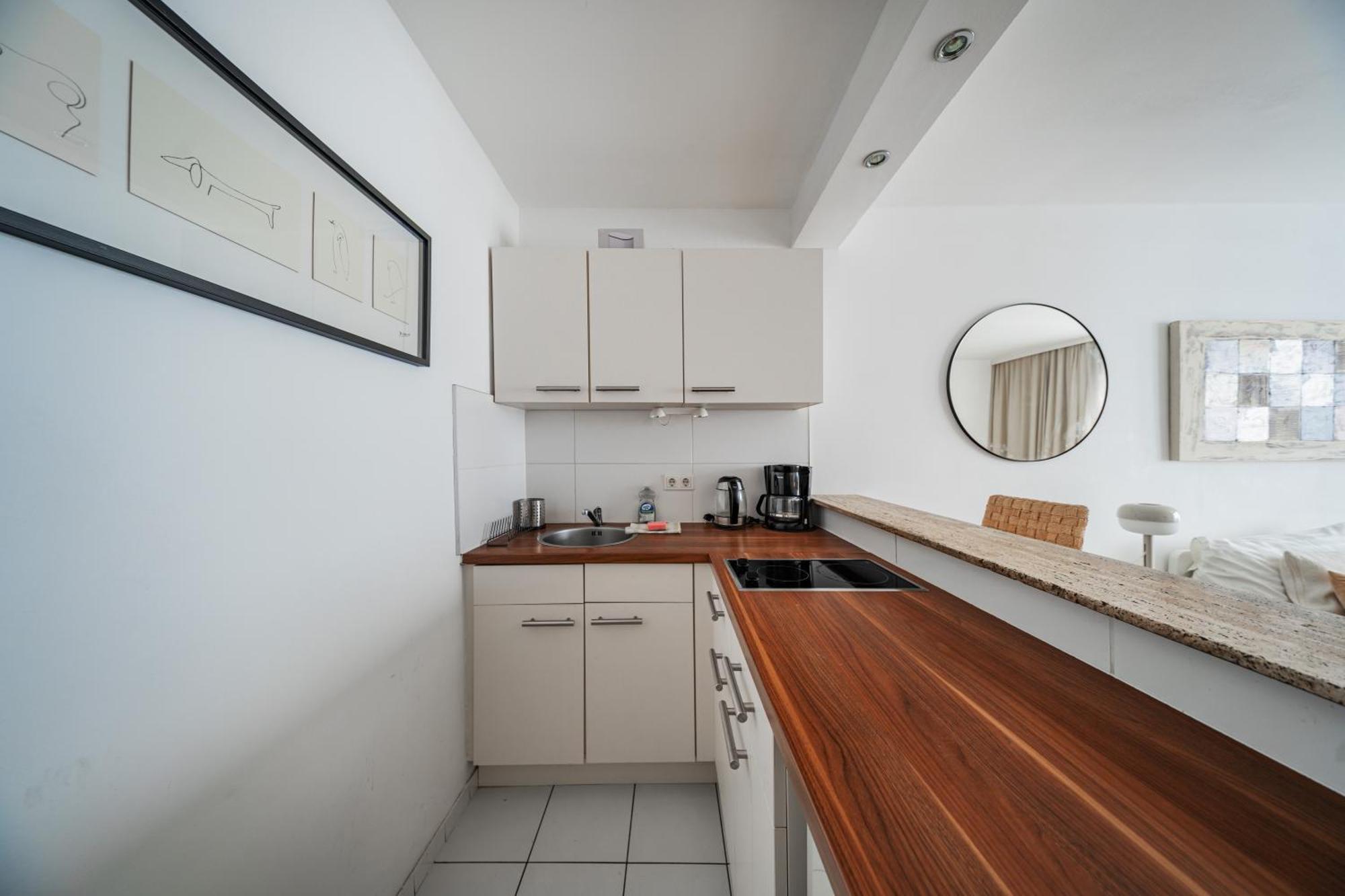 Studio Next To Karlskirche Viena Habitación foto